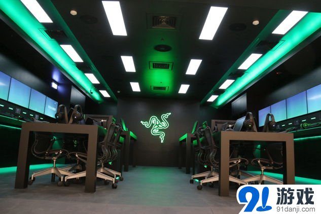 Razer全球首家旗舰店在台湾开幕 灯厂产品大集