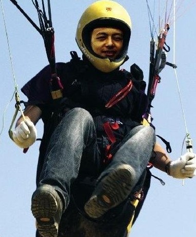 国家滑翔伞队员杨小强训练中百米高空坠落遇难